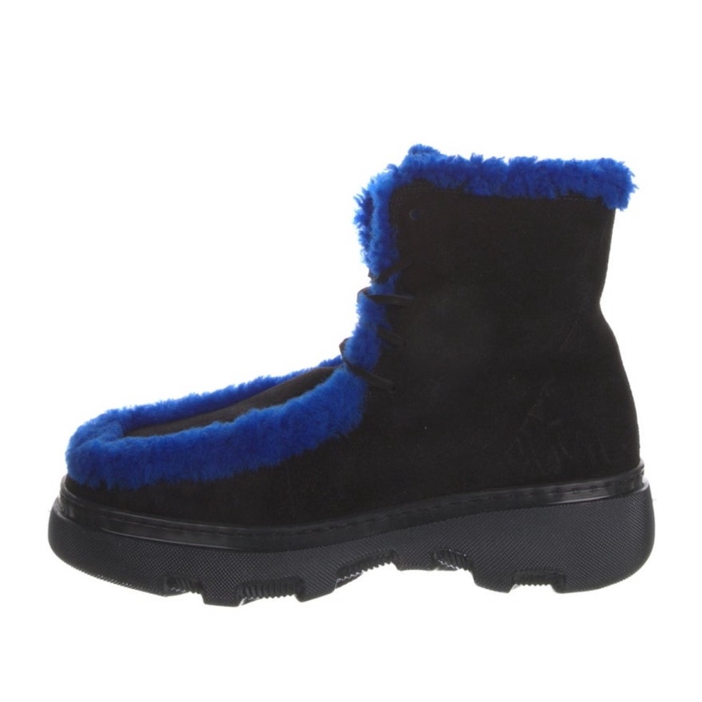 Burberry Suede lug boots